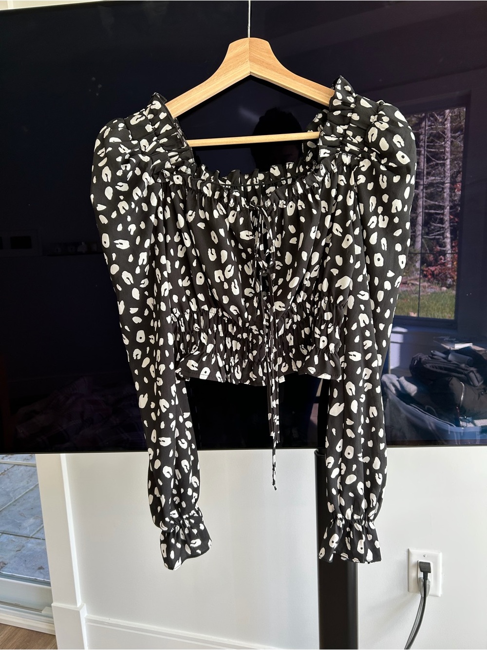 Black and White Printed Long-Sleeve Peasant Top